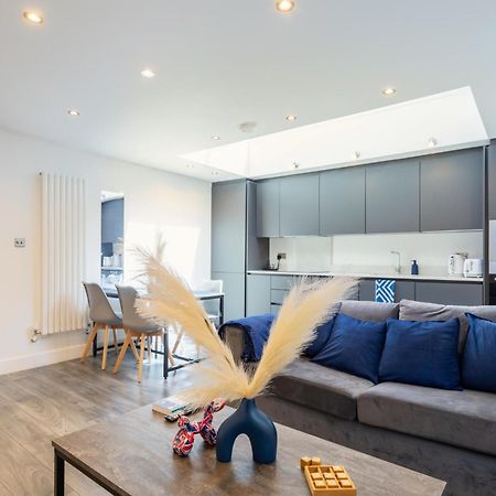 Stylish 2-Bed Flat In The Heart Of West Hampstead Apartment London Exterior photo