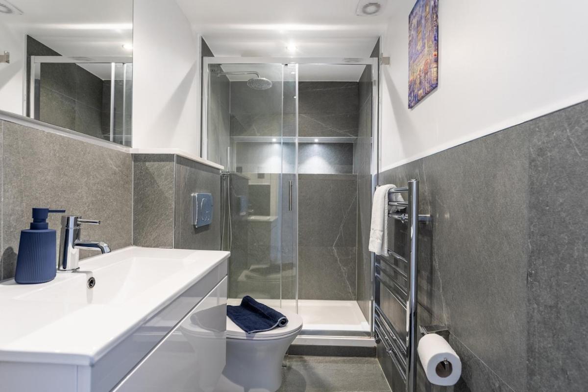 Stylish 2-Bed Flat In The Heart Of West Hampstead Apartment London Exterior photo