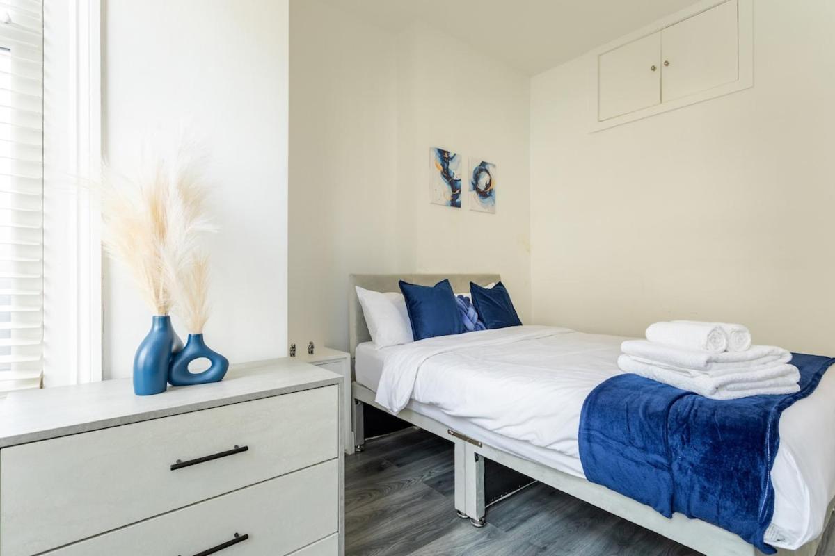 Stylish 2-Bed Flat In The Heart Of West Hampstead Apartment London Exterior photo